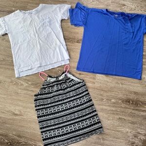 Girls short sleeved shirts. Size 10-12. Lot of 3. OshKosh and Carter's. VGUC